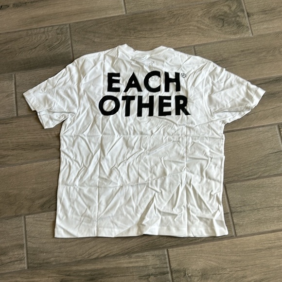 Each other white tshirt - Picture 4 of 4